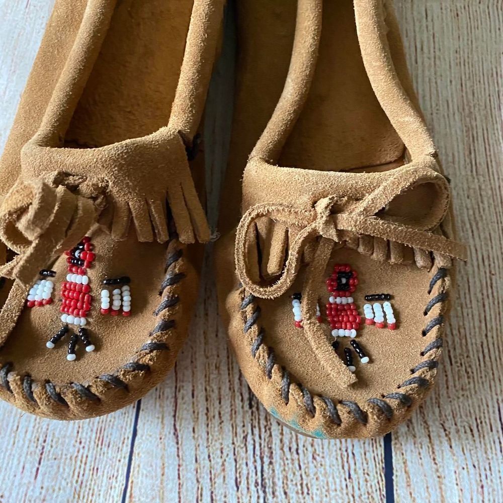 minnetonka womens thunderbird ii beaded